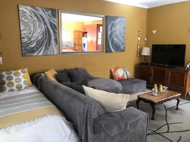 Appartamento 80 On Benade Bloemfontein Esterno foto