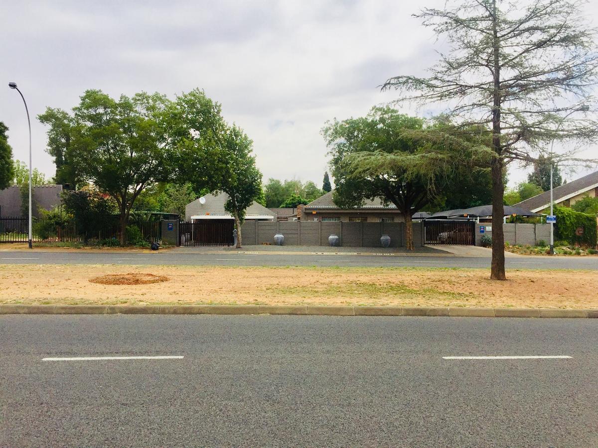 Appartamento 80 On Benade Bloemfontein Esterno foto